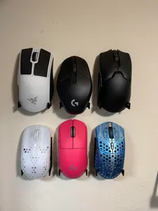 Minimalist Gaming Mouse Display (With Dongle Slot)