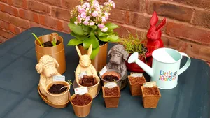 Dog The Gardener Toy/Pot/Planter