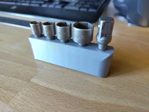 Sockets and adapter bitholder