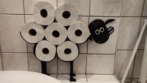 Black Sheep Shaun Toilet Paper Holder / Klopapier Halter Shaun das Schaf
