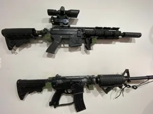 Wall shelf for paintball markers - airsoft / Soporte de pared para marcadoras de paintball y airsoft