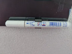 Whiteboard pen holder clip