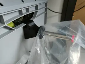 Spool support for euro box (plastic crate) handle