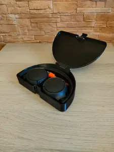 JBL Tune 500BT headphone travel case