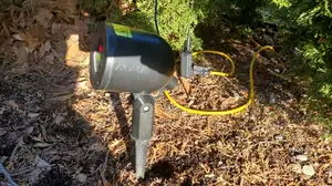 Replacement mounting bracket for holiday laser projector