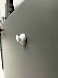 Magnetic hook hanger
