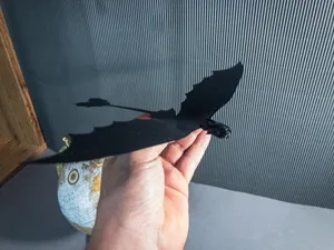 FLYING TOOTHLESS DRAGON