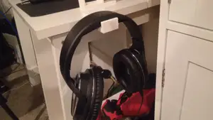 Parametrizable Slide-on Headphone Holder