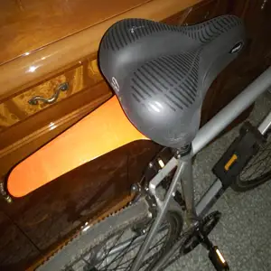 Saddle bike mudguard fender