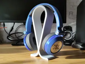 Headphone stand and holder - simple modern design