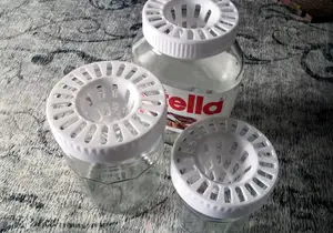 Vrai Piège à Frelons original à visser Nutella, Le Parfait, Bonne Maman bocaux ou pots avec antipluie suspendable/ Real Screw original Wasp Hornet Trap Nutella,Le Parfait, Bonne Maman jars with anti rain hat suspension