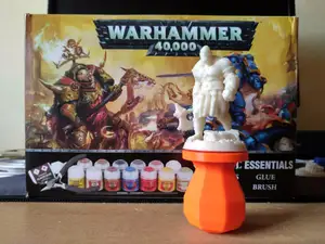 Miniature holder for painting
