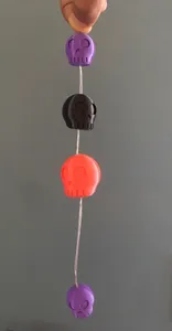 Skully different sizes with small holes for 1mm thread(nylon)