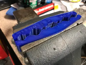 Vice jaws for bicycle maintenance