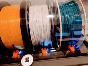 Customizable LockSpool V3 with hub cap for labels (for Bambu Labs AMS and other printers)