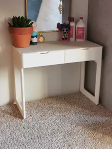 Jade's Vanity Table - Doll furniture, Scale 1:6
