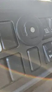 Volvo FH13 Quad Lock Support Button