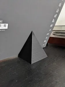 LP / Vinyl Stand Pyramid