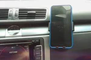 Volkswagen Passat B7 Phone Mount (Pixel 6 with Case / Huawei P20 Pro with Case)