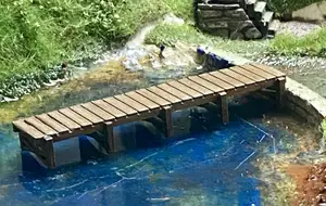 Holzsteg / Wooden jetty / Lavka in H0 (1:87)