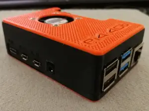 Raspberry Pi 4 case with fan mount