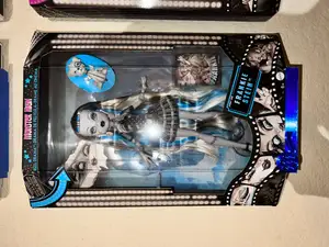 Monster High Reel Drama Shelf