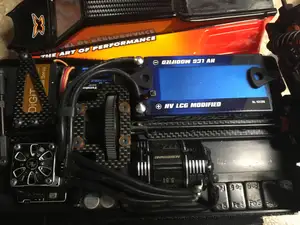 Xray XB4 BATTERY HOLDER STAND
