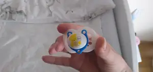 Catch baby pacifer