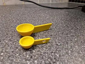 Teaspoon and quarter teaspoon measuring spoons