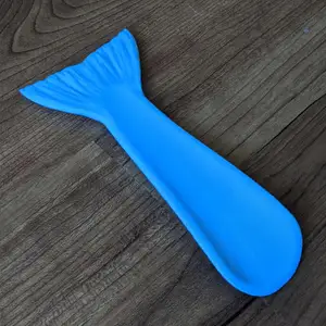 Shoehorn with a salmon tail