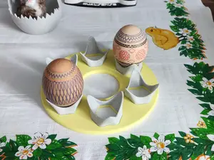 Circle egg stand