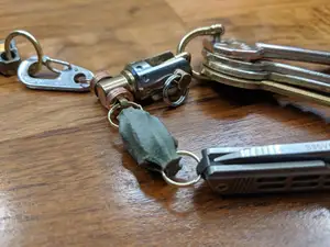 Mini Magnetic Twist Lock Quick Release Key Ring
