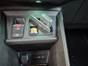 Renault 5 and 4 e-tech - small compartment insert with bigger coin space