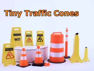 Traffic Cone Set / 3 Traffic Cones