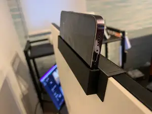 LG 27UL550 Monitor - iPhone Holder for Webcam