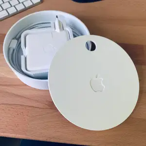 MacBook Pro 13 Charger Box (61 W usb-c European plug)