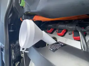 Oil filler funnel