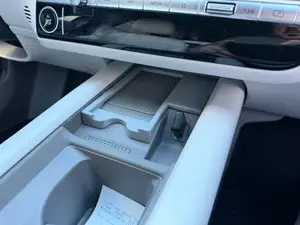 Hyundai Ioniq 6 iPhone 16 Pro Wireless Charging Phone Holder