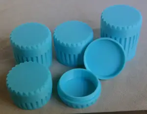 Dose D=33mm mit Schraubverschluß für Kleinteile; Can with screw cap for small parts diameter 33 mm