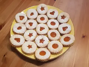 Linzer cookie cutter