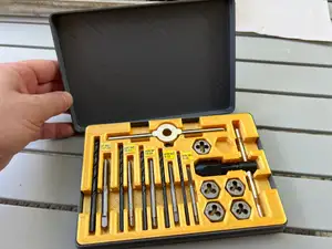 DeWALT SAE Fractional Tap and Hex Die Set Case