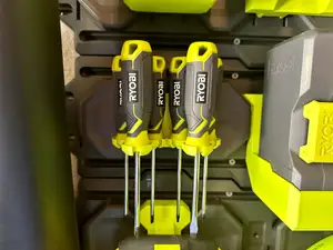 Screwdriver mount for Ryobi Link