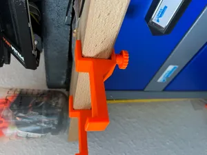 Holder 32mm for desk trash box (Küpper Workbench)