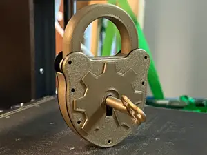 Padlock With Skeleton Key, 100% Printable, No Hardware Required