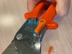 LOWE ORIGINAL PVC Pipe Cutter/Scissor 16mm & 19mm LOCK