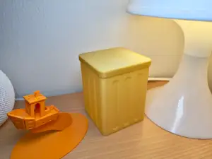 Trash bin - box with lid (in vase mode)