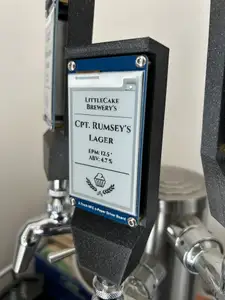 Beer Nukatap tap handle with Waveshare 2.7" e-ink display
