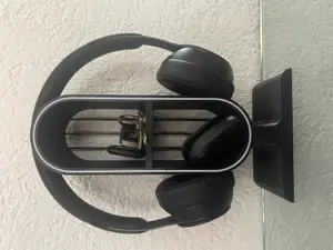 Headset Stand + storage compartment