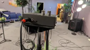 Mic stand mount for Behringer MA400 and Mackie HM-4