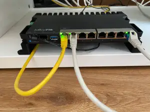 Raiser / stand for MikroTik RB5009UG+S+IN / RB5009UPr+S+IN POE IN/OUT router